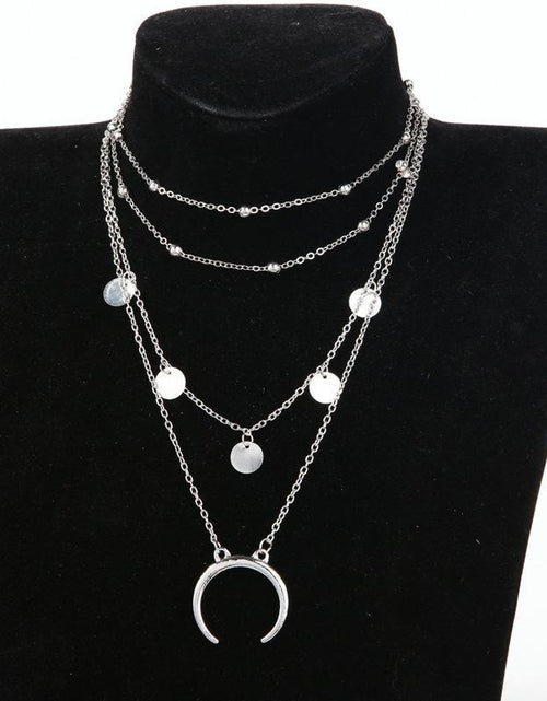 Load image into Gallery viewer, Crescent Horn Moon Necklace
